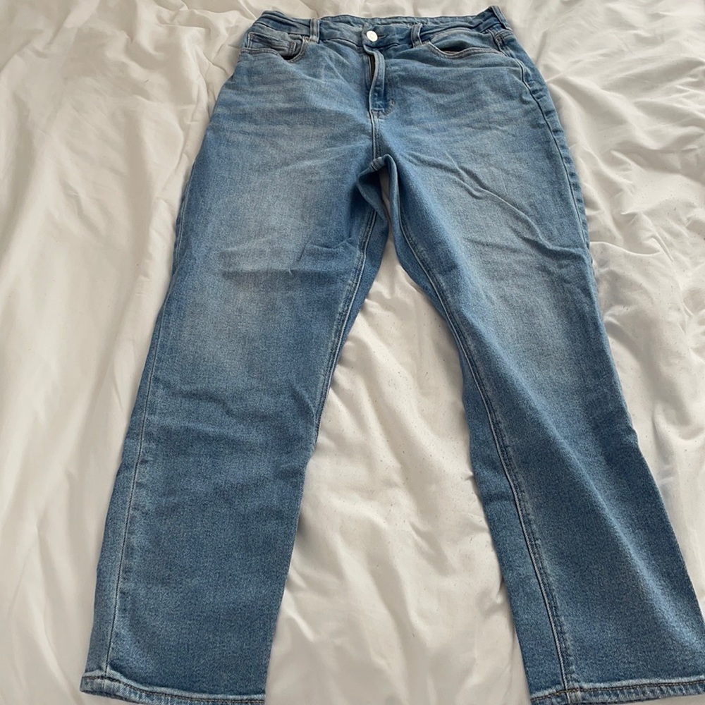 American Eagle Curvy Mom Jeans